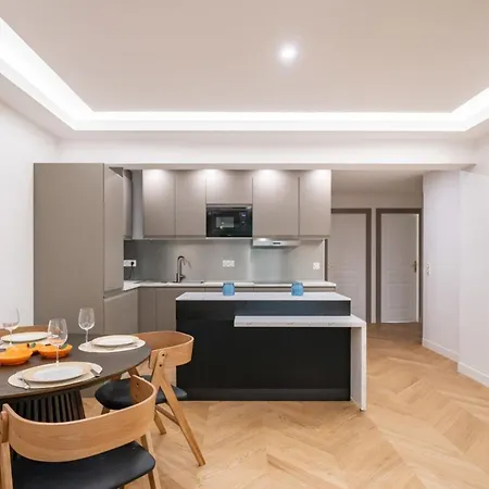 Apartment Cozystay 1807 - Peaceful 3-bedroom Heart Of *