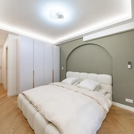 Cozystay 1807 - Peaceful 3-bedroom Heart Of * Cannes